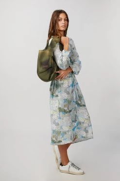 Stine Goya IDUNN HUE BAG -Varley Store TheSilenceCoModelEcommOct2020204378