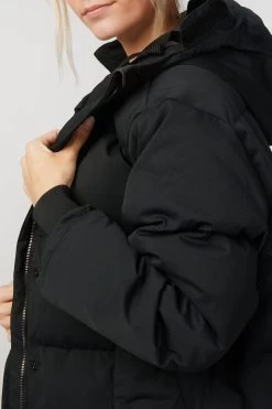 Varley GRETNA JACKET 8 Varley GRETNA JACKET -Varley Store TheSilenceCoModelEcommOct2020204403