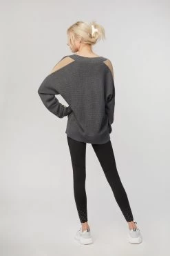 Varley WESLEY LEGGING -Varley Store TheSilenceCoModelEcommOct2020204517 fe02e3b8 301a 4536 9363 5a2caf228b36