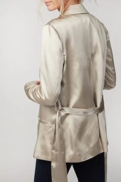 TIPPY -Varley Store TheSilenceCoModelEcommOct2020204615