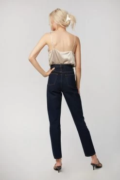 STRAIGHT LEG INDIGO DENIM -Varley Store TheSilenceCoModelEcommOct2020204675