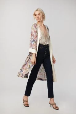 YAEL KIMONO -Varley Store TheSilenceCoModelEcommOct2020204692