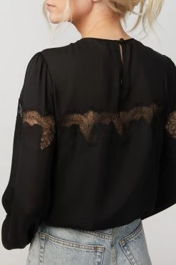 TABITHA -Varley Store TheSilenceCoModelEcommOct2020204927