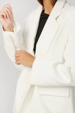 LYCIA VELVET JACKET -Varley Store TheSilenceCoModelEcommOct2020204999