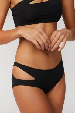 SCORPII BOTTOM 7 SCORPII BOTTOM -Varley Store TheSilenceCoModelEcommOct2020205385