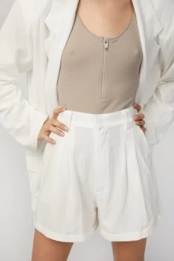 BEACH BLAZER -Varley Store TheSilenceCoModelEcommOct2020205424