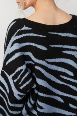 JOEY SWEATER -Varley Store TheSilenceCoModelEcommOct2020205759