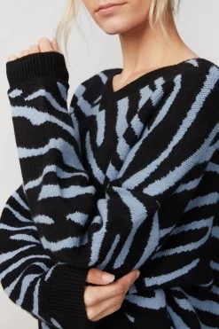 JOEY SWEATER -Varley Store TheSilenceCoModelEcommOct2020205766