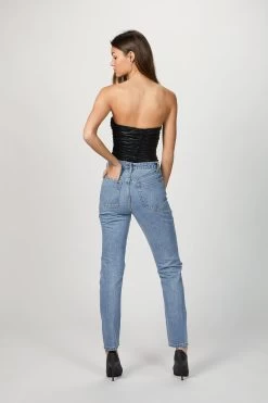 THE DISTRESSED DANIELLE JEAN -Varley Store TheSilenceCoOnModel2Jan2620210083