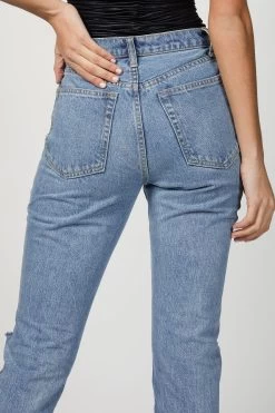 THE DISTRESSED DANIELLE JEAN -Varley Store TheSilenceCoOnModel2Jan2620210088