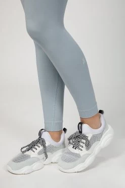 SEAMLESS LEGGINGS 14 SEAMLESS LEGGINGS -Varley Store TheSilenceCoOnModel2Jan2620210114