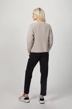 Varley TALBERT SWEATER 8 Varley TALBERT SWEATER -Varley Store TheSilenceCoOnModel2Jan2620210721