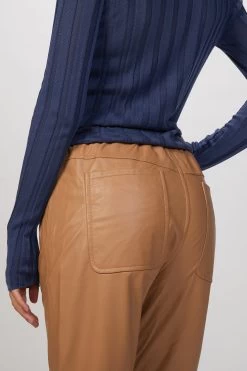 MUNTHE TALCA PANTS 9 MUNTHE TALCA PANTS -Varley Store TheSilenceCoOnModelFeb1920217488