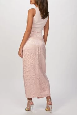 INNIS SKIRT -Varley Store TheSilenceCoOnModelFeb1920217517 7696a370 eb6a 460c 8d34 3b6c61261229