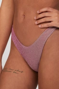 ISLAND BOTTOM -Varley Store TheSilenceCoOnModelFeb1920217919