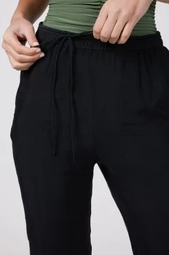 HARJO HIGH-RISE CUPRO-TWILL PANTS -Varley Store TheSilenceCoOnModelJan2620210140