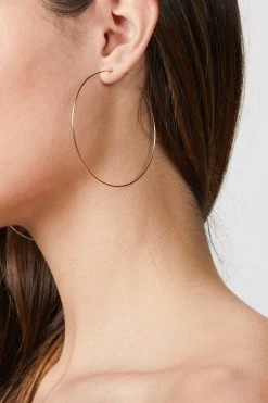 SIMPLE HOOP -Varley Store TheSilenceCoOnModelJan2620210145