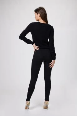 CREWNECK PULLOVER 8 CREWNECK PULLOVER -Varley Store TheSilenceCoOnModelJan2620210461