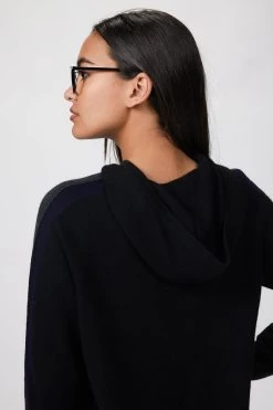 CLARK -Varley Store TheSilenceCoOnModelJan2620210551