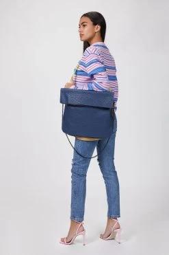 LARGE BUFFALO PARCEL -Varley Store TheSilenceCoOnModelJan2620210757