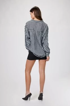 POET BLOUSE -Varley Store TheSilenceCoOnModelJan2620210961