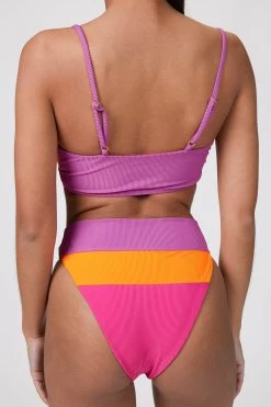 ALEXIS BOTTOM 7 ALEXIS BOTTOM -Varley Store TheSilenceCoOnModelJan2620210975