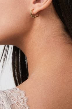 MICA HUGGIE -Varley Store TheSilenceCoOnModelJan2620211118