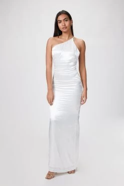 DYLAN GEMSTONE LINK EARRINGS 5 DYLAN GEMSTONE LINK EARRINGS -Varley Store TheSilenceCoOnModelJan2620211245 e111642e bf68 4bef 9f1b 2f4d59cf57a3