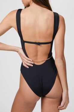 VINTAGE DANIELLE ONE PIECE -Varley Store TheSilenceCoOnModelJan2620211284