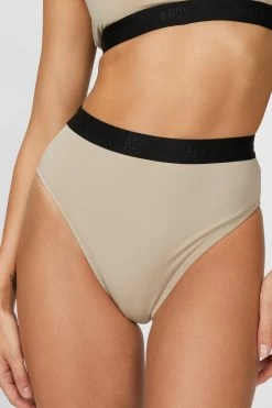 KIM BOTTOM 10 KIM BOTTOM -Varley Store TheSilenceCoOnModelJune2920210259