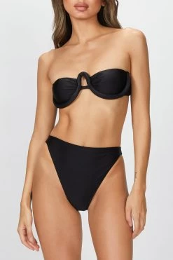 SOLID HIGH-LEG STRAPLESS BIKINI -Varley Store TheSilenceCoOnModelJune2920210348