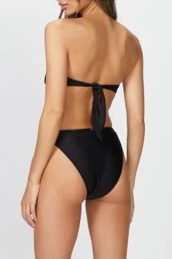SOLID HIGH-LEG STRAPLESS BIKINI -Varley Store TheSilenceCoOnModelJune2920210352