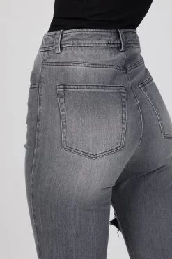 VINTAGE CUT DENIM PANTS -Varley Store TheSilenceCoOnModelMarch28202112001