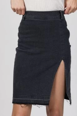 STRETCH DENIM SLIT SKIRT -Varley Store TheSilenceCoOnModelMarch28202112374