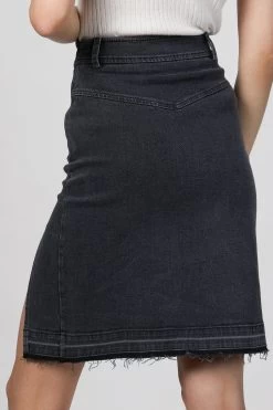 STRETCH DENIM SLIT SKIRT -Varley Store TheSilenceCoOnModelMarch28202112382