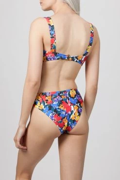 KNOTTY BOTTOM 7 KNOTTY BOTTOM -Varley Store TheSilenceCoOnModelMarch28202112816 7fb859e6 bbb6 498e 9291 115456f97f03