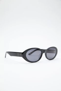 CAROLINE BK SUNGLASSES WITH CHAIN -Varley Store TheSilenceCoStudioShootAugust120209275