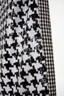 ANIKA SKIRT 11 ANIKA SKIRT -Varley Store TheSilenceCoStudioShootAugust620201549a