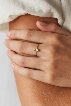 TINY OVAL RING WITH HELIODOR -Varley Store q1 75d3e225 4675 4d66 bf65 60a7e4c66dba