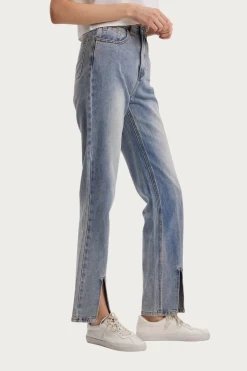 HIGH-RISE SPLIT HEM JEANS -Varley Store q2 5573829e b290 4b01 b3d1 2d596b45e2a9