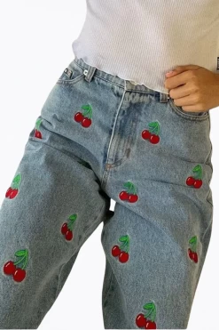 HIGH-RISE CHERRY-EMBROIDERED TAPERED JEANS -Varley Store q2 81b24f10 e61a 46c4 9347 42bbab46ed73