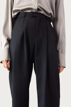 WHITLEY PLEATED TWILL WIDE-LEG PANTS 12 WHITLEY PLEATED TWILL WIDE-LEG PANTS -Varley Store q2 be79fda0 cf4c 4ade 8688 fc958898b499