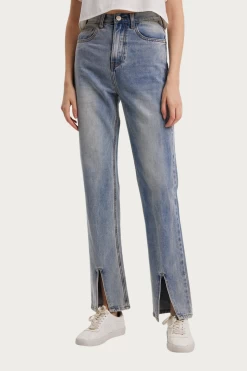 HIGH-RISE SPLIT HEM JEANS -Varley Store q2 c254aa08 0fa7 476e 9e6b b4d8f577ac18