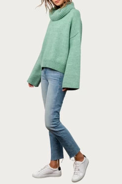 FRESH SAGE OVERSIZED SWEATER 9 FRESH SAGE OVERSIZED SWEATER -Varley Store q2 f8065c8c 062c 4cad a059 46934e0adf43